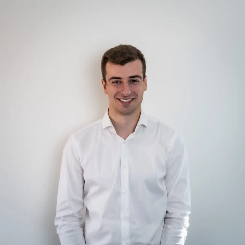 AT-Com Robbe Van den Broeck